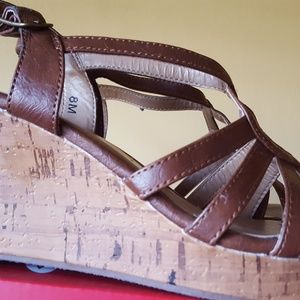 Jellypop Brown Strap Sandals, 3 inch heel, Size 8
